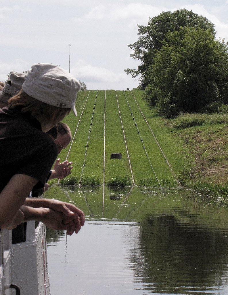 2012-07-02_10-46-13_IMG_x26846_cr.jpg -                                