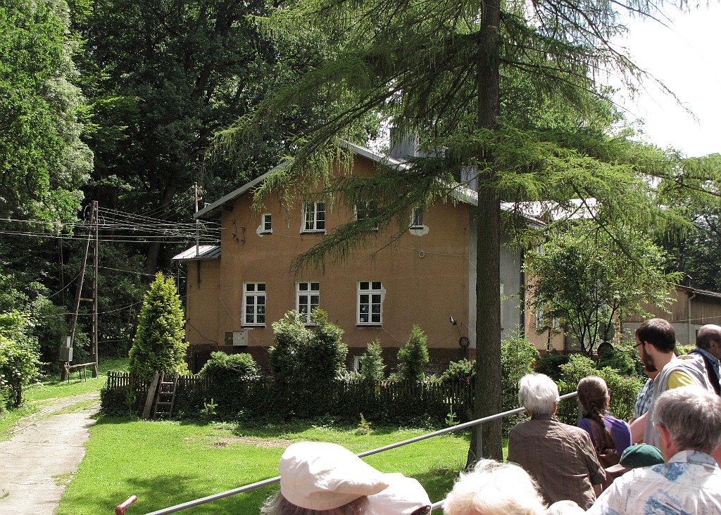 2012-07-02_13-16-18_IMG_x27029_cr.jpg -                                