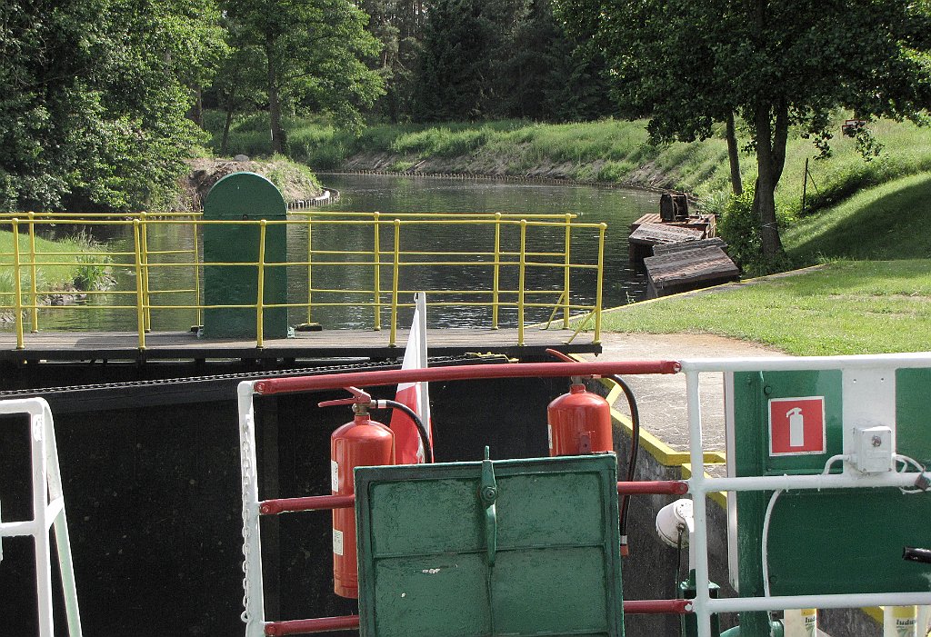 2012-07-02_15-49-40_IMG_x27092_cr.jpg -                                