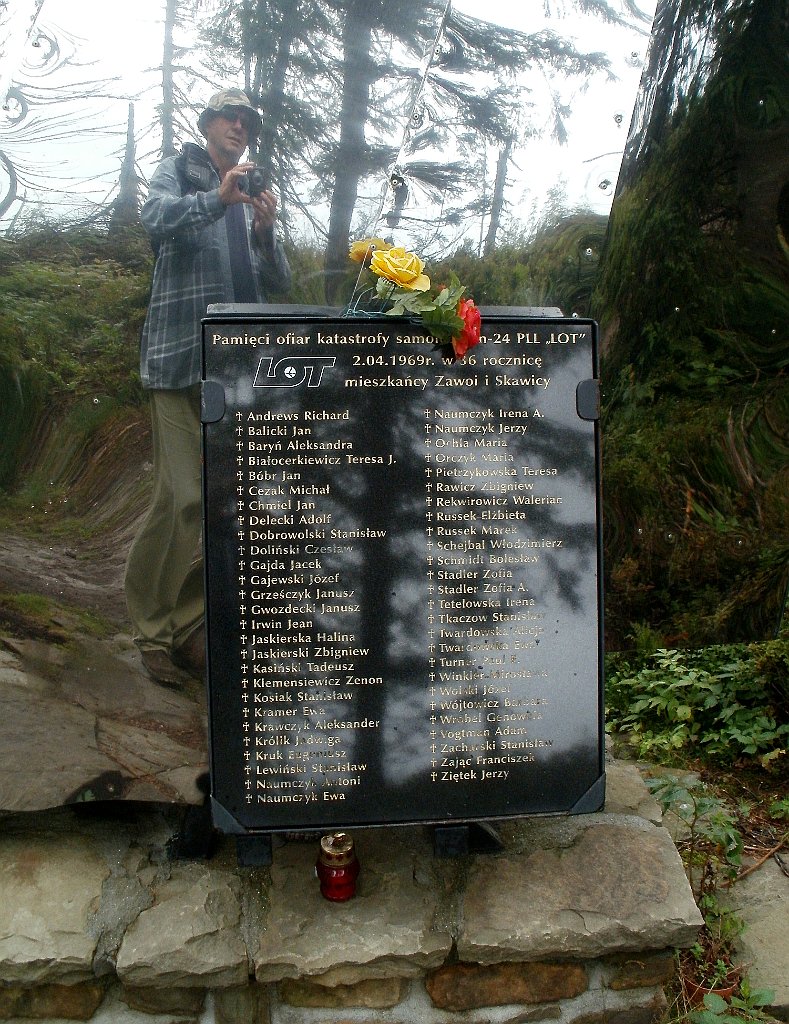 IMG_x29814_X44_P08150260_cr.jpg - OLYMPUS DIGITAL CAMERA         